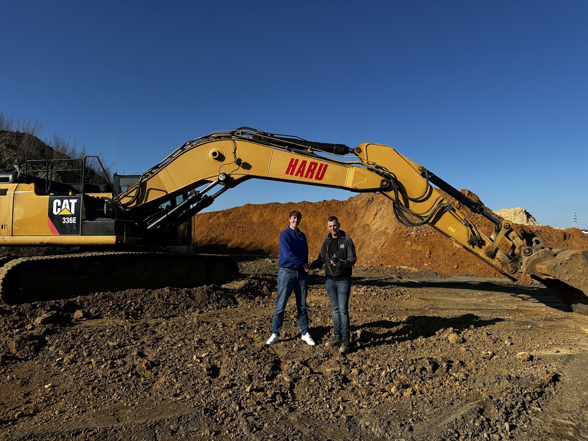 Davy, directeur bij Haru Tools & Services — Klant in grondverzet